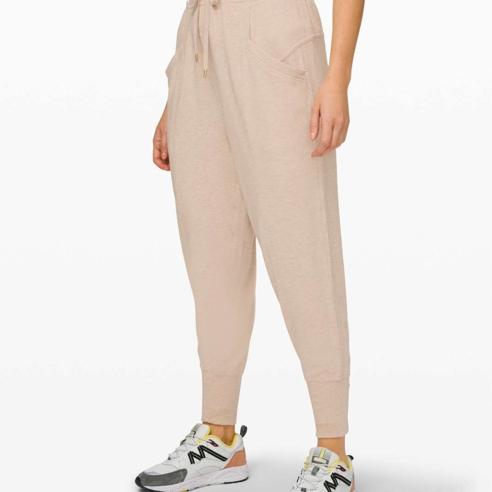 Lululemon Still Chill Jogger Heathered Cashew *New